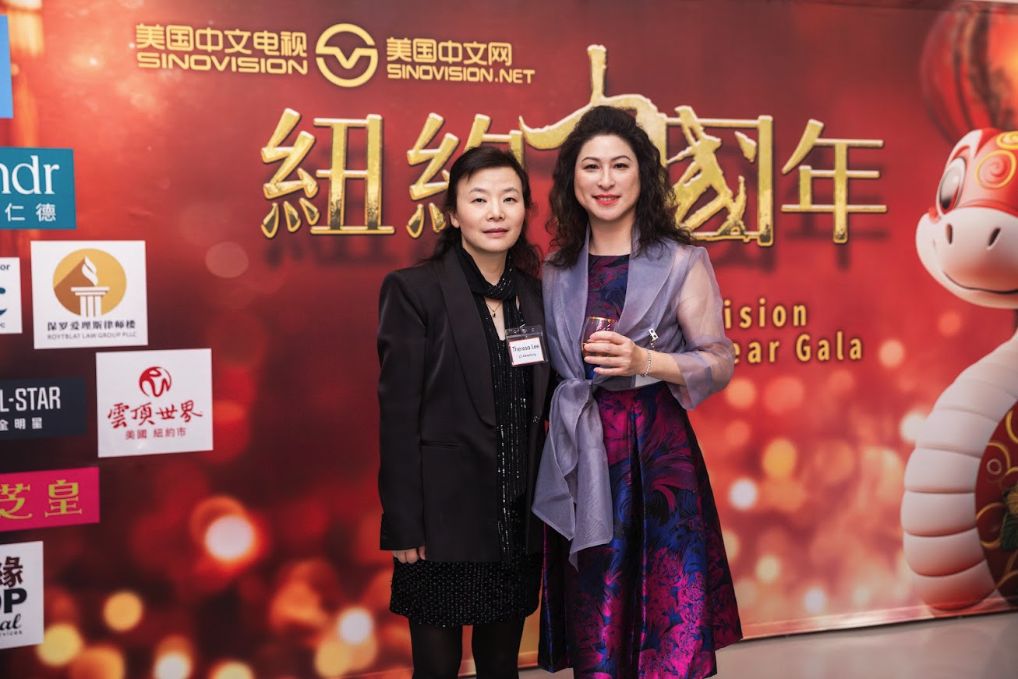 企业庆典来宾合影